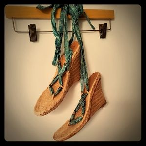 Summer wedges